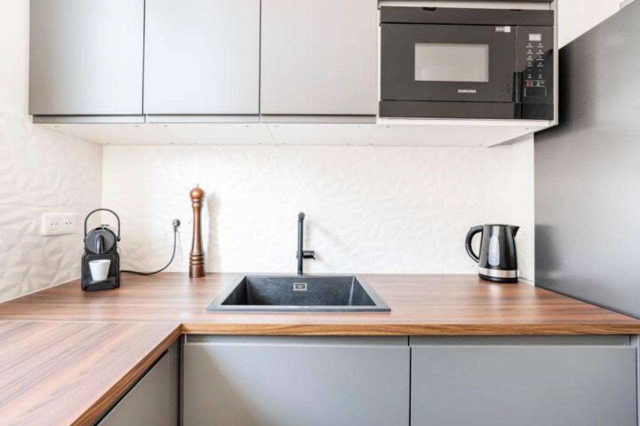 The Square, Paris-Asnieres, Private Apartment With Bedroom And Living Room المظهر الخارجي الصورة