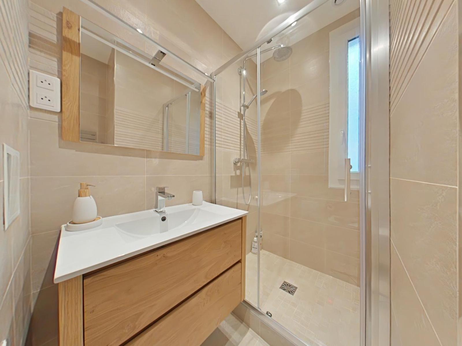 The Square, Paris-Asnieres, Private Apartment With Bedroom And Living Room المظهر الخارجي الصورة